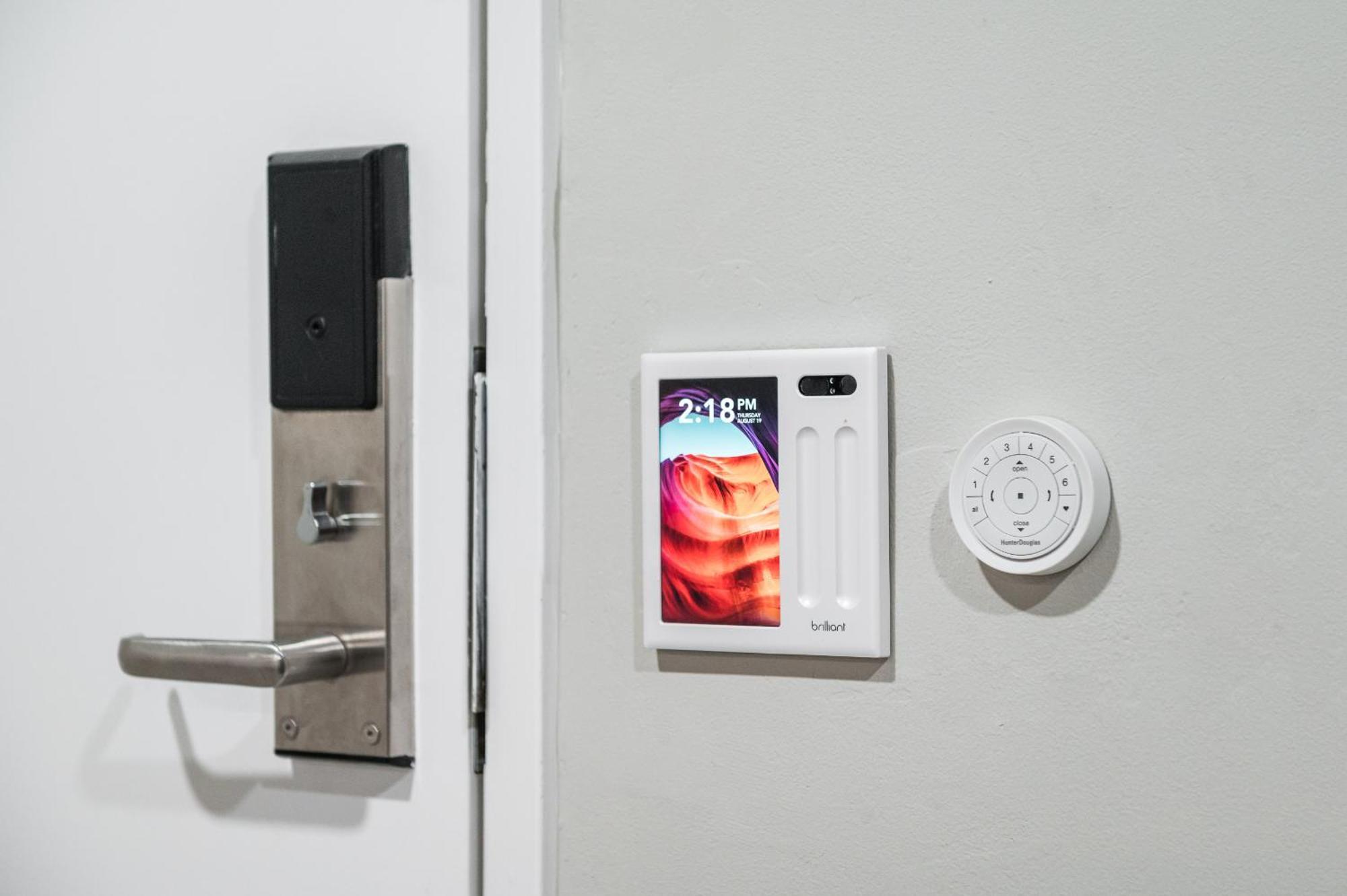 Omeo Suites Alhambra Zimmer foto